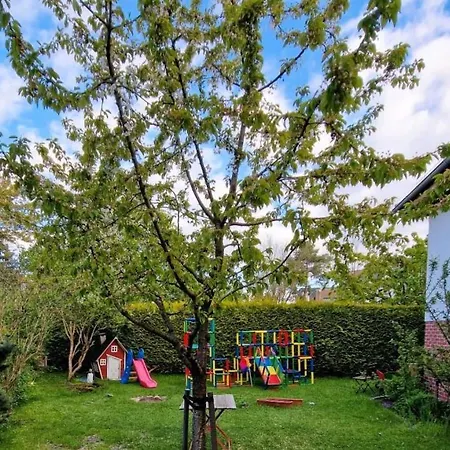 Tatil Evi Geraumiges Ferienhaus Mit 6 Schlafzimmern Und Garten